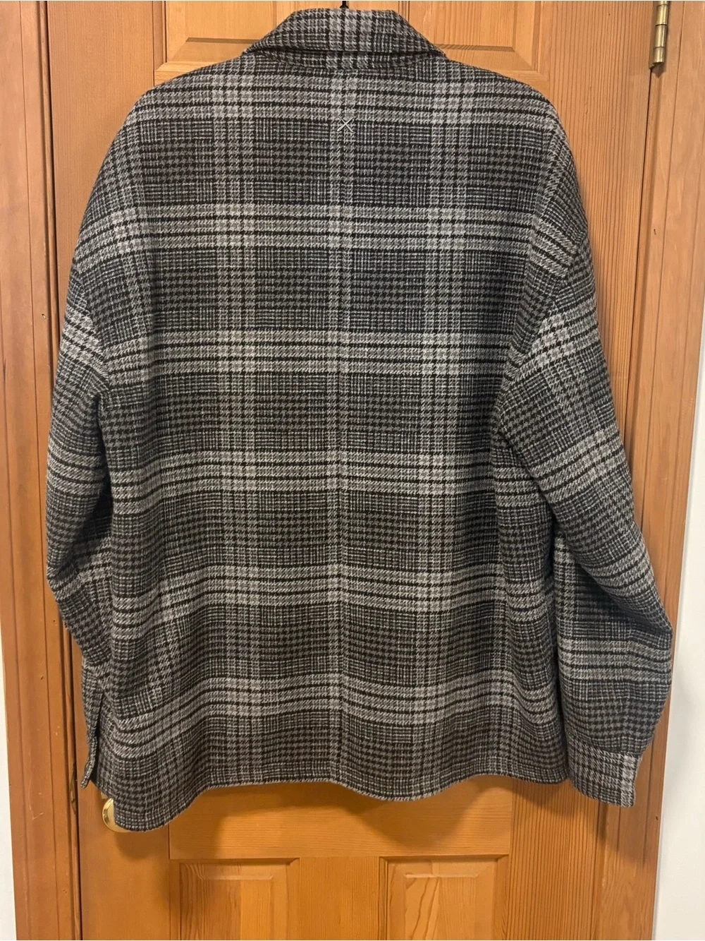Cuts Clothing Men’s Black and Gray Glen Plaid Wool Blend Premium Shirt Jacket; L